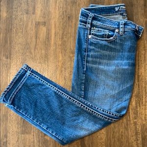 NWOT.  Silver Brand Capris.